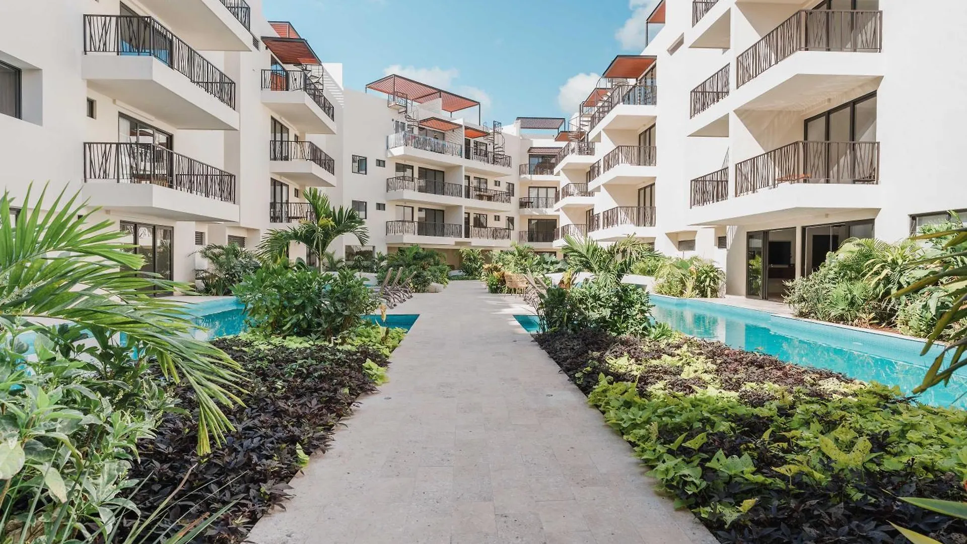 70'S Experience In Tulum With Pool View Apartment