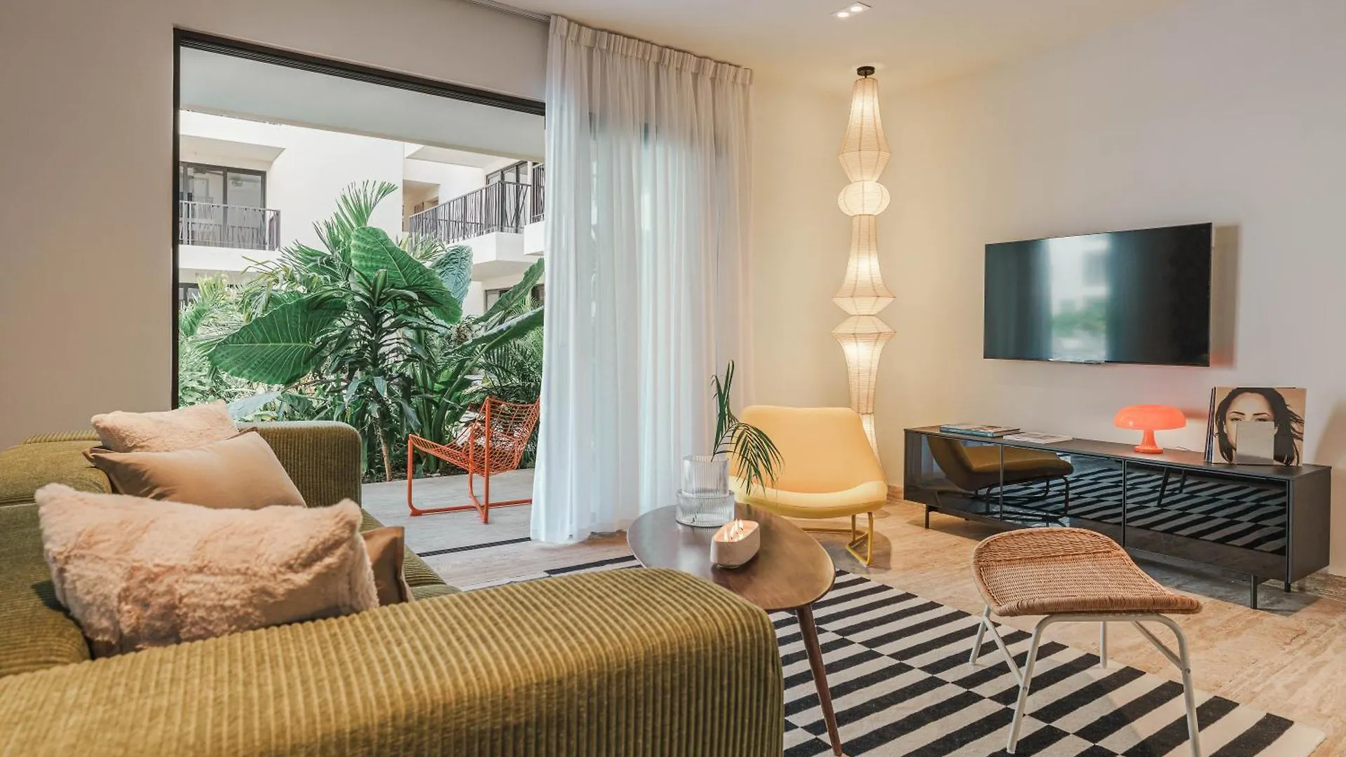 70'S Experience In Tulum With Pool View Apartment